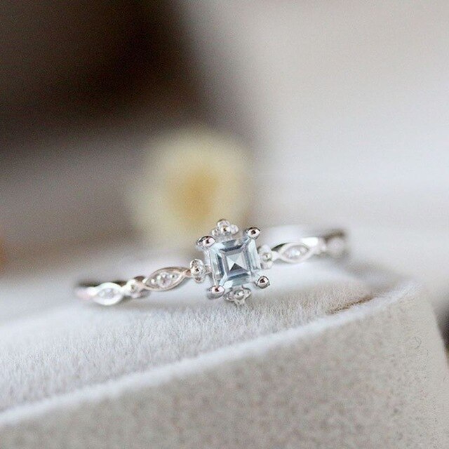 Twisted Classic Cube Ring